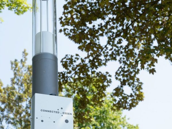 Foto: Smart Pole auf der Huyssenallee